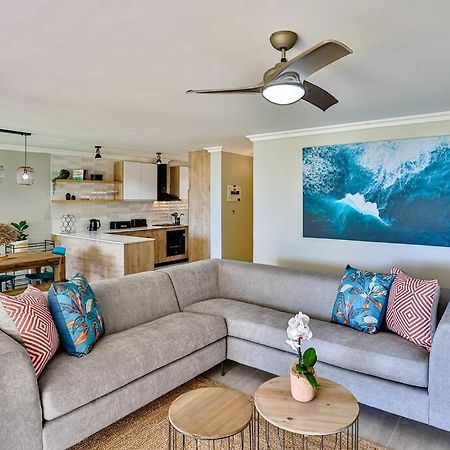 Large Sea View, Walk To Eateries, Loadshed Free Apartment Балито Екстериор снимка