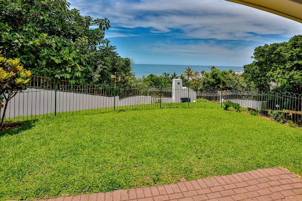 Large Sea View, Walk To Eateries, Loadshed Free Apartment Балито Екстериор снимка